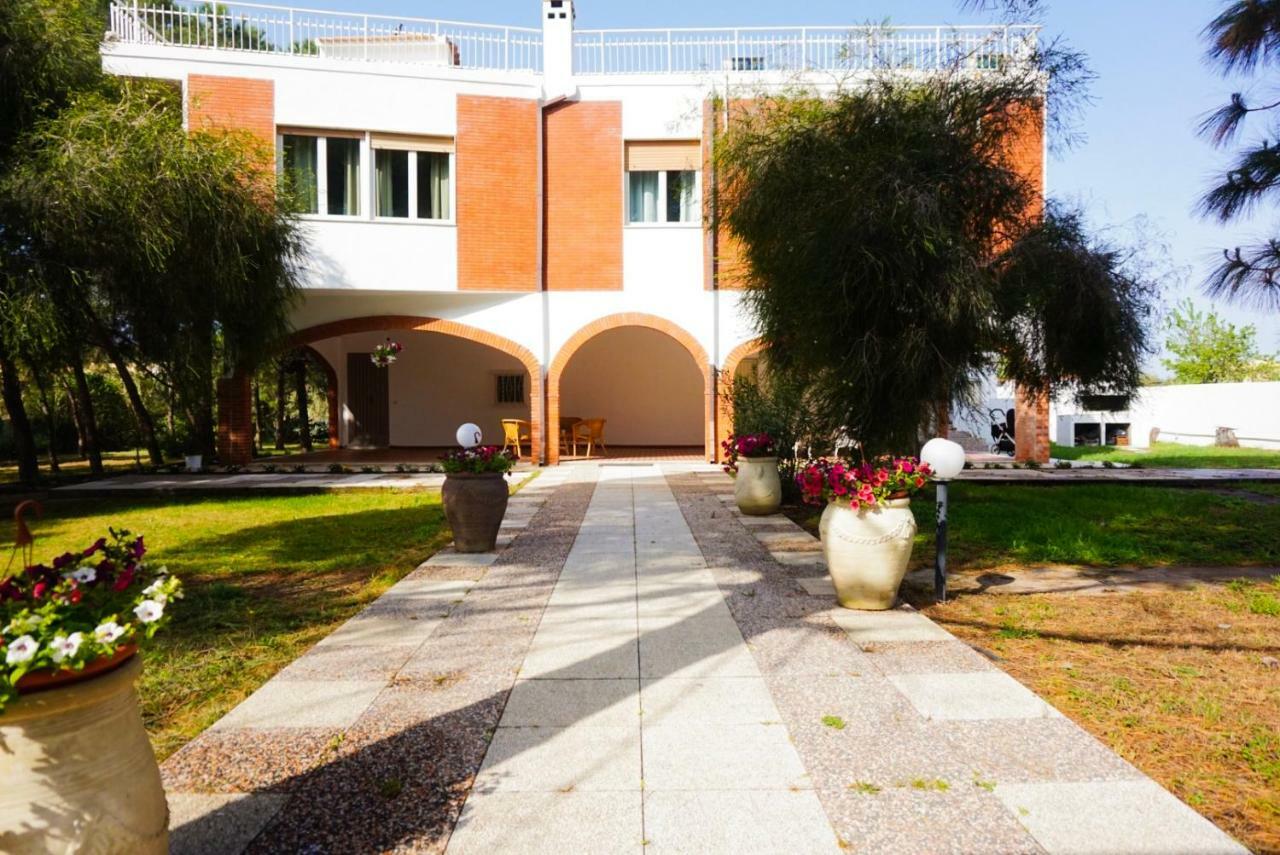 פלומיני די קווארטו Villa Aurelia -Seafront Apartment With Patio מראה חיצוני תמונה
