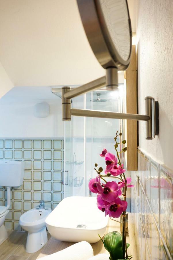 פלומיני די קווארטו Villa Aurelia -Seafront Apartment With Patio מראה חיצוני תמונה